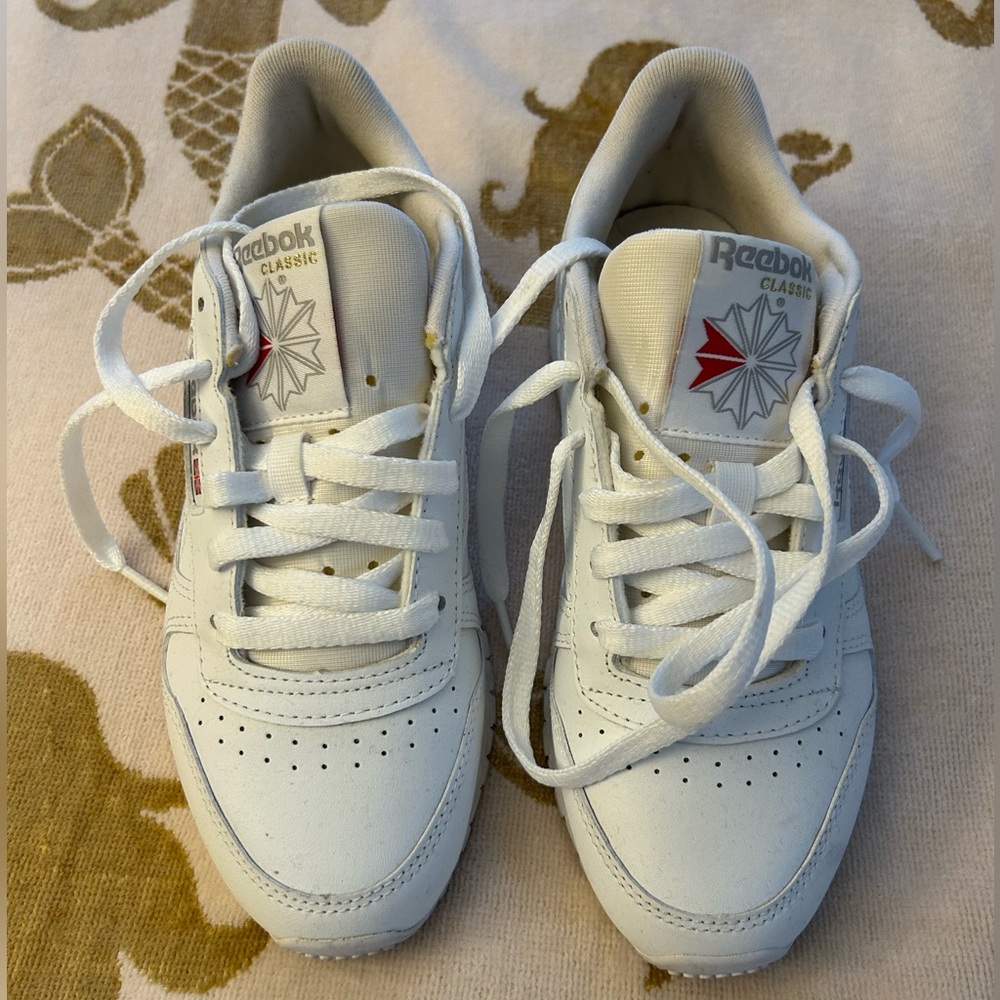Women’s Reebok Classic Leather White Sneakers - Size 5.5 / 4Y